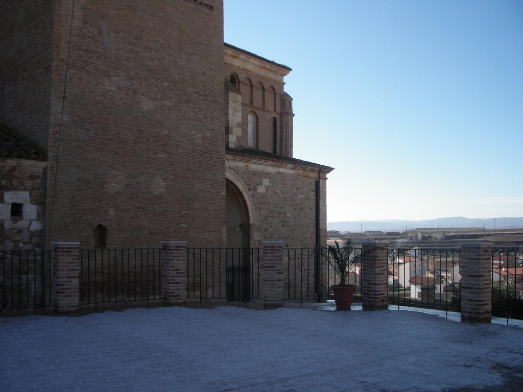 Apartamentos La Fonda Aninon Bagian luar foto