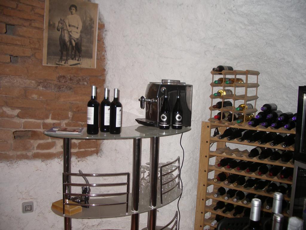 Apartamentos La Fonda Aninon Bagian luar foto