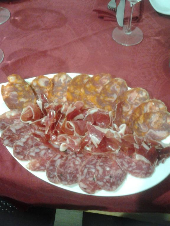 Apartamentos La Fonda Aninon Bagian luar foto