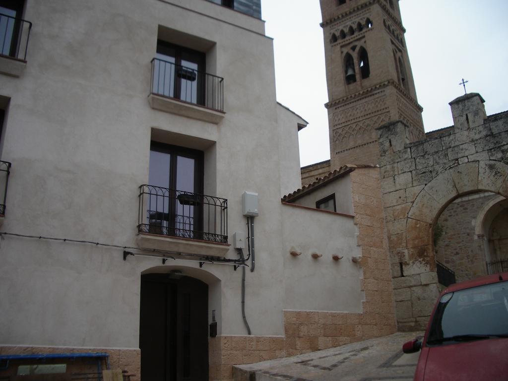Apartamentos La Fonda Aninon Bagian luar foto