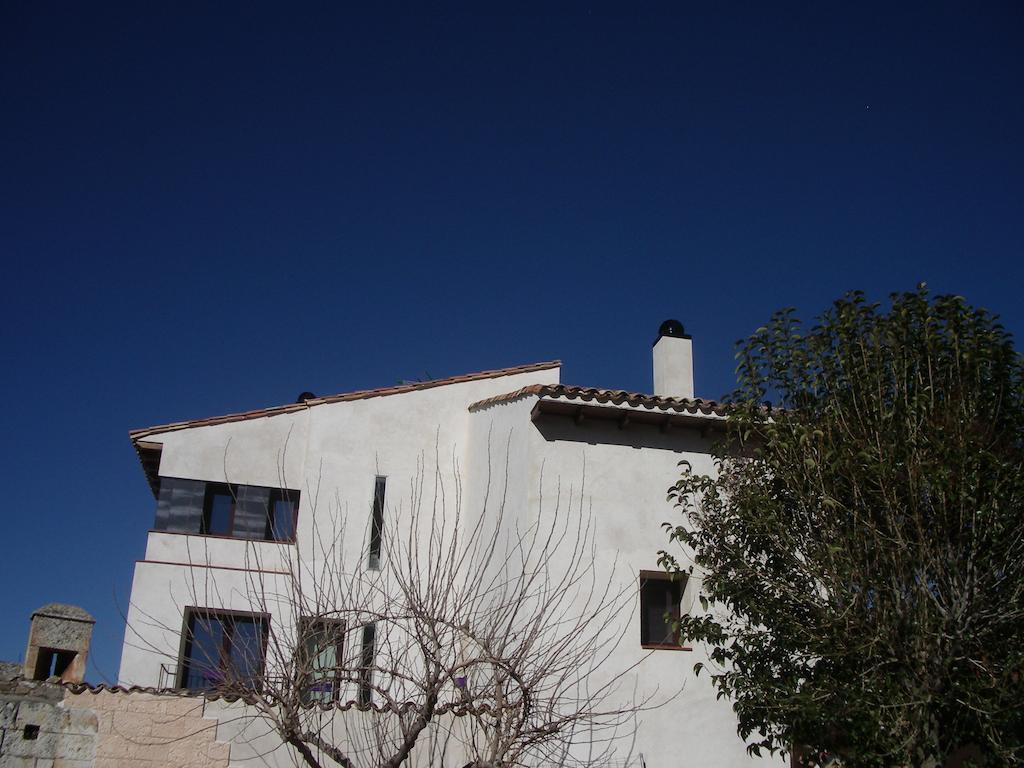 Apartamentos La Fonda Aninon Bagian luar foto