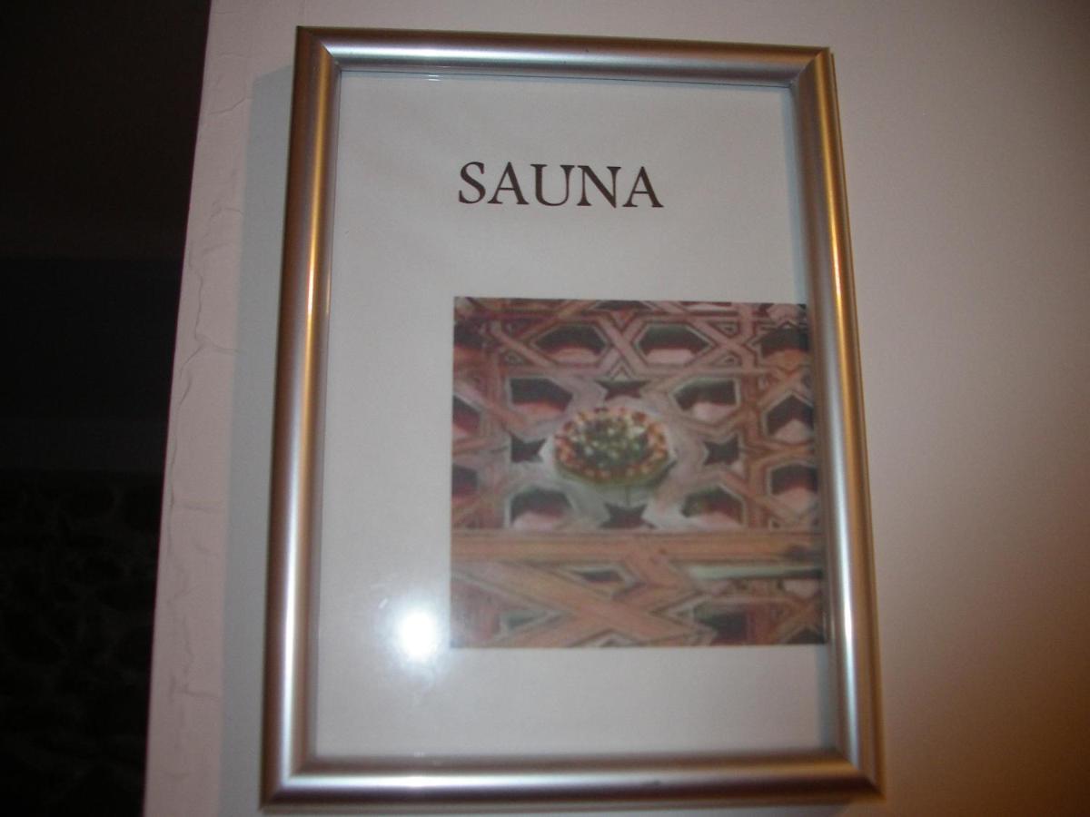 Apartamentos La Fonda Aninon Bagian luar foto