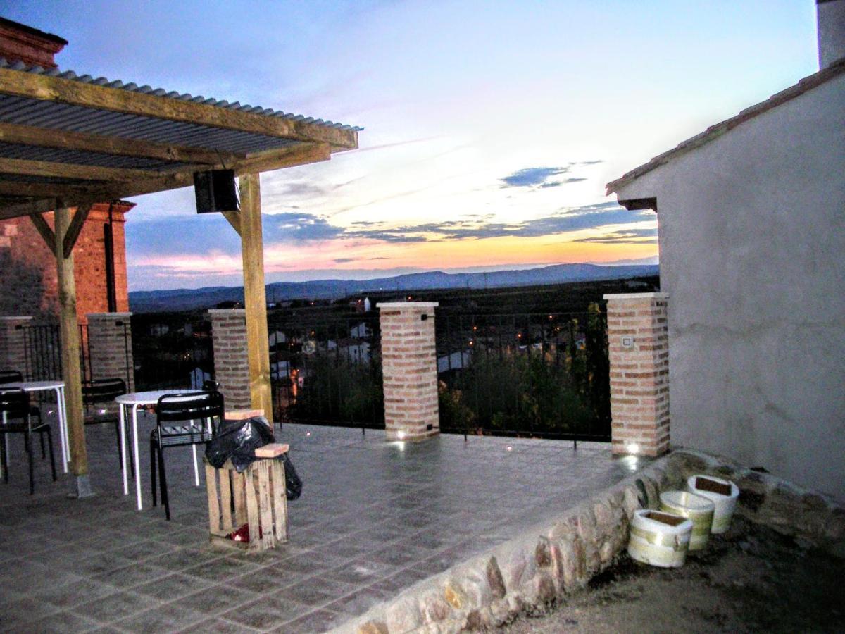 Apartamentos La Fonda Aninon Bagian luar foto