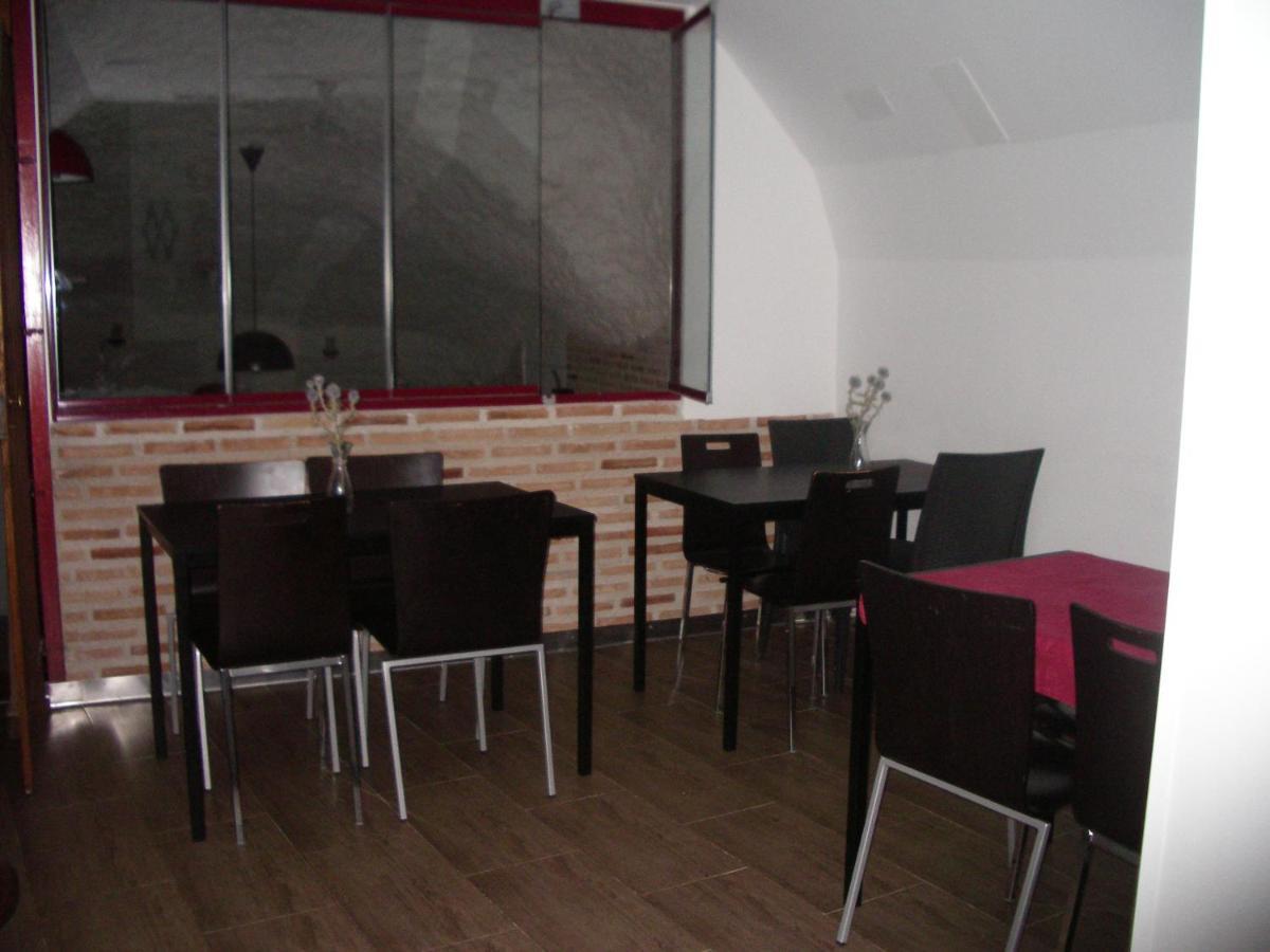 Apartamentos La Fonda Aninon Bagian luar foto