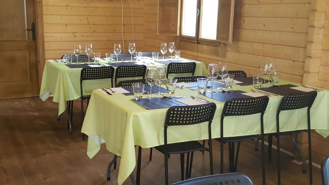 Apartamentos La Fonda Aninon Bagian luar foto